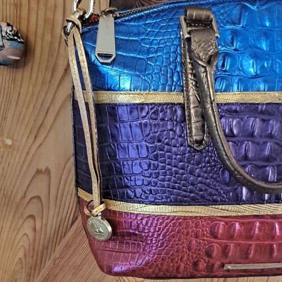 Colorful Crocodile Embossed Women's Bag - Picture 4 of 17